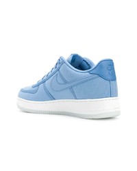 hellblaue niedrige Sneakers von Nike