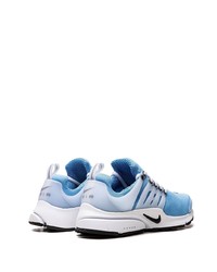 hellblaue niedrige Sneakers von Nike