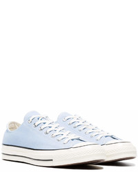 hellblaue niedrige Sneakers von Converse