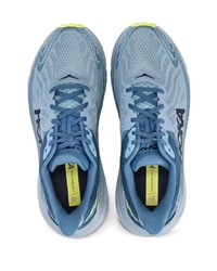 hellblaue niedrige Sneakers von Hoka One One