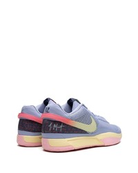 hellblaue niedrige Sneakers von Nike