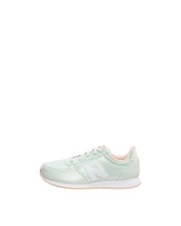 hellblaue niedrige Sneakers von New Balance