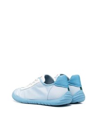 hellblaue niedrige Sneakers von Camper