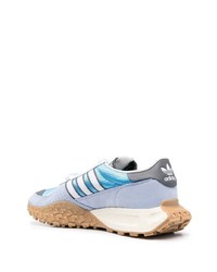 hellblaue niedrige Sneakers von adidas