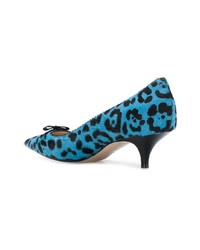 hellblaue Pumps aus Kalbshaar mit Leopardenmuster von N°21