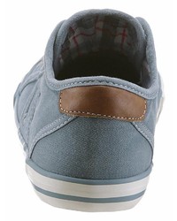 hellblaue Slip-On Sneakers aus Segeltuch von Mustang Shoes