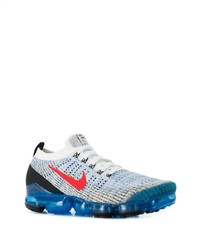 hellblaue Sportschuhe von Nike