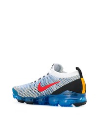 hellblaue Sportschuhe von Nike