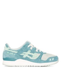 hellblaue Sportschuhe von Asics