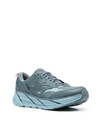 hellblaue Sportschuhe von Hoka One One