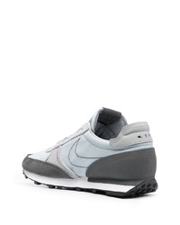 hellblaue Sportschuhe von Nike