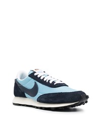 hellblaue Sportschuhe von Nike