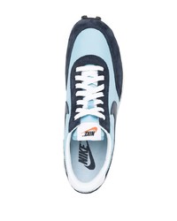 hellblaue Sportschuhe von Nike