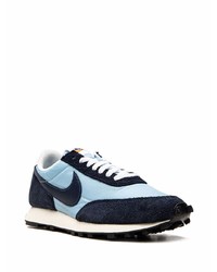 hellblaue Sportschuhe von Nike