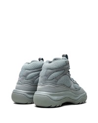 hellblaue Sportschuhe von Yeezy