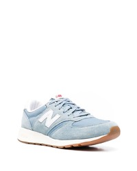 hellblaue Sportschuhe von New Balance