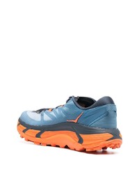 hellblaue Sportschuhe von Hoka One One