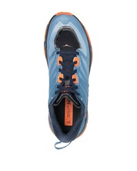 hellblaue Sportschuhe von Hoka One One