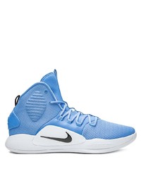 hellblaue Sportschuhe von Nike