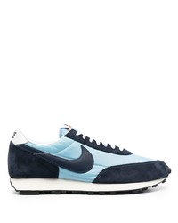 hellblaue Sportschuhe von Nike