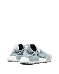 hellblaue Sportschuhe von Adidas By Pharrell Williams