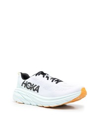 hellblaue Sportschuhe von Hoka One One