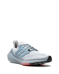 hellblaue Sportschuhe von adidas