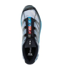 hellblaue Sportschuhe von Salomon