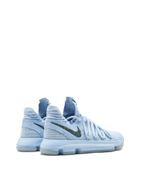 hellblaue Sportschuhe von Nike