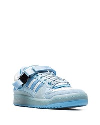 hellblaue Wildleder niedrige Sneakers von adidas