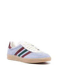 hellblaue Wildleder niedrige Sneakers von adidas