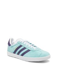 hellblaue Wildleder niedrige Sneakers von adidas