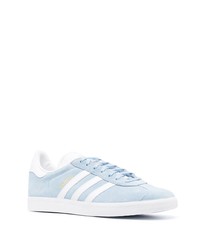 hellblaue Wildleder niedrige Sneakers von adidas