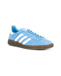 hellblaue Wildleder niedrige Sneakers von adidas