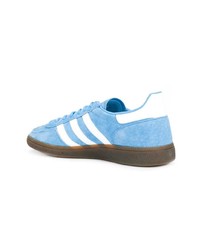 hellblaue Wildleder niedrige Sneakers von adidas