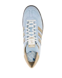 hellblaue Wildleder niedrige Sneakers von adidas