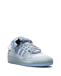 hellblaue Wildleder niedrige Sneakers von adidas