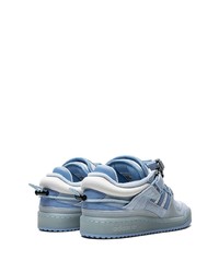 hellblaue Wildleder niedrige Sneakers von adidas