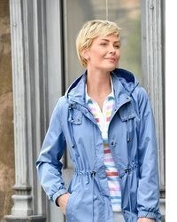 hellblauer Anorak von Witt
