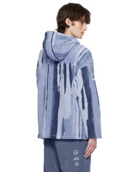 hellblauer bedruckter Fleece-Pullover mit einem Kapuze von Madhappy