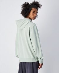 hellblauer Pullover mit einem Kapuze von Champion