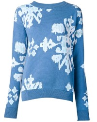 hellblauer Pullover mit einem Rundhalsausschnitt mit geometrischem Muster