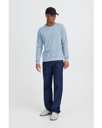 hellblauer Pullover mit einem Rundhalsausschnitt von BLEND
