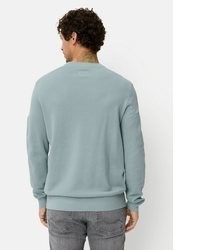 hellblauer Pullover mit einem Rundhalsausschnitt von camel active