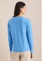 hellblauer Pullover mit einem Rundhalsausschnitt von Cecil