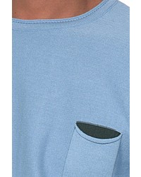 hellblauer Pullover mit einem Rundhalsausschnitt von FIOCEO