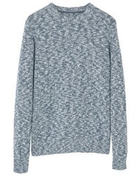hellblauer Pullover mit einem Rundhalsausschnitt von Mango