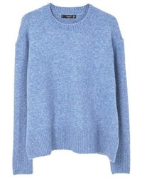 hellblauer Pullover mit einem Rundhalsausschnitt von Mango