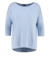 hellblauer Pullover mit einem Rundhalsausschnitt von More & More