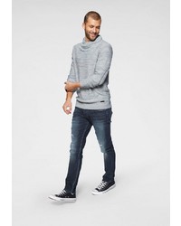 hellblauer Pullover mit einem Schalkragen von Pepe Jeans